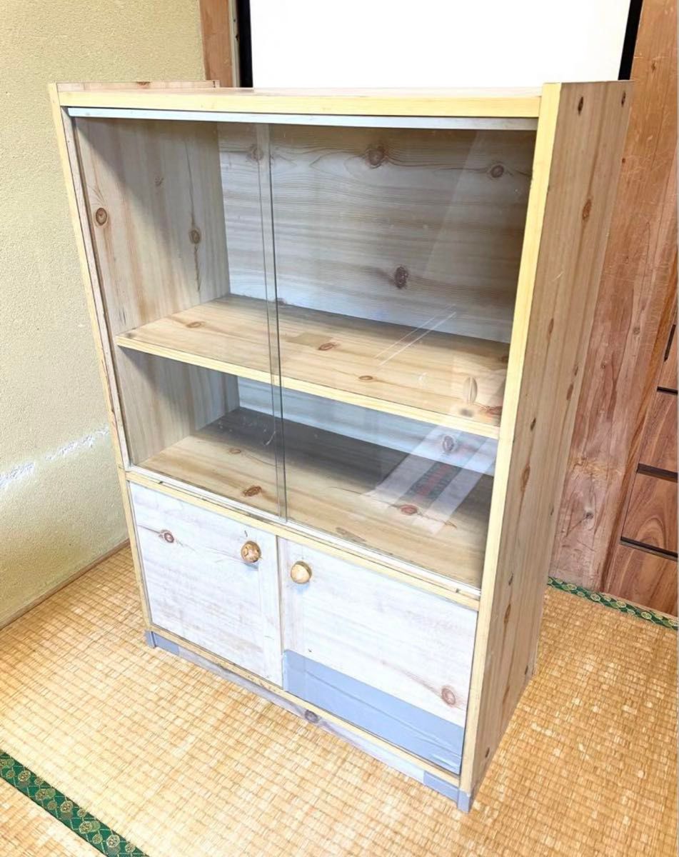昭和レトロ ガラス窓収納 日本家具 ガラス戸 観音開き 昭和レトロ ガラス窓収納 日本家具 ガラス戸 観音開き