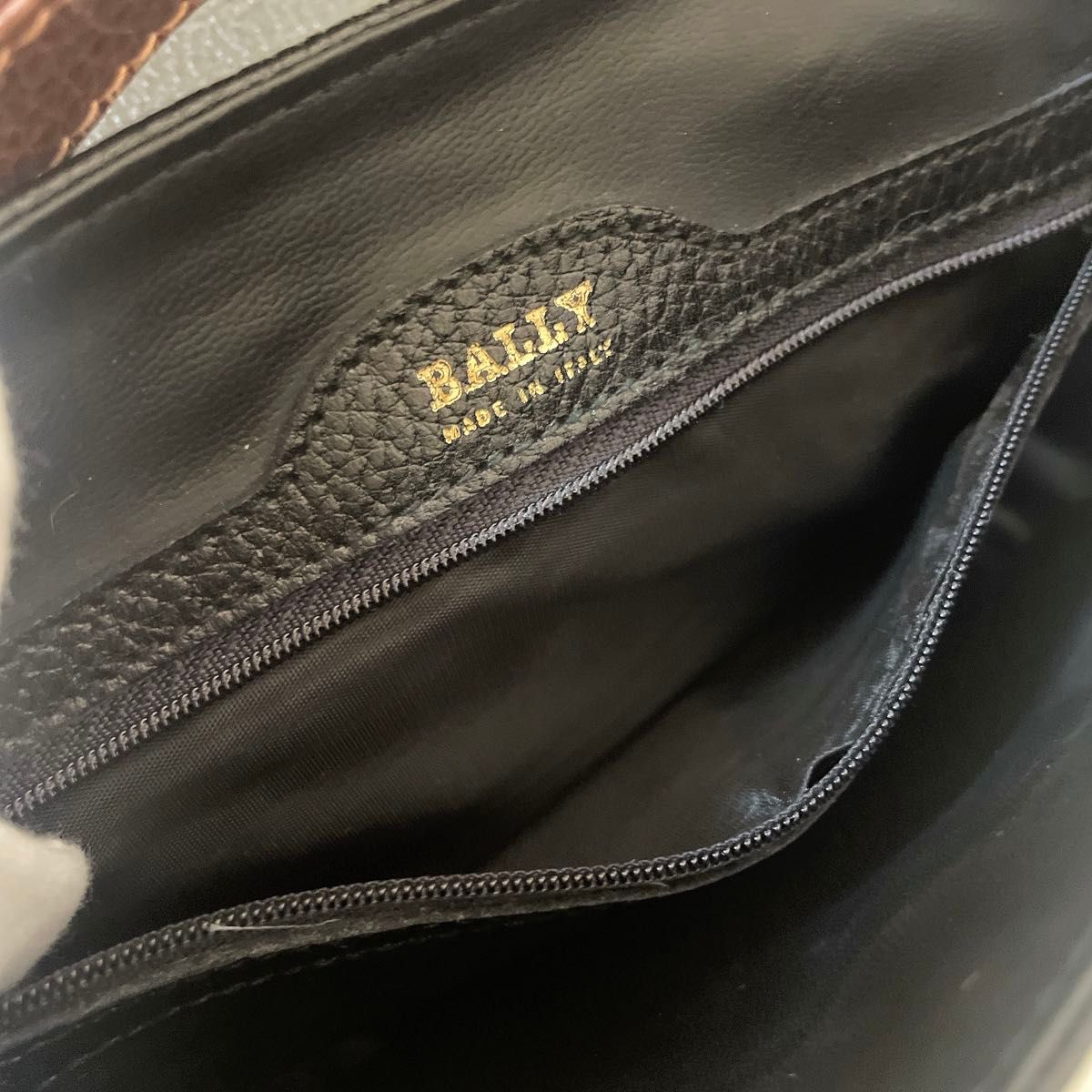 レア BALLY バリー ヴィンテージ ショルダーバッグ クロスボディ レア BALLY バリー ヴィンテージ ショルダーバッグ クロスボディ