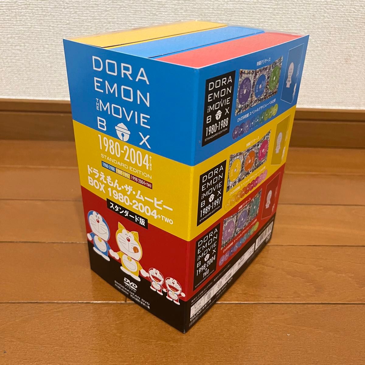 美品 DORAEMON THE MOVIE BOX 1980-2004+TWO 美品 DORAEMON THE MOVIE BOX 1980-2004+TWO
