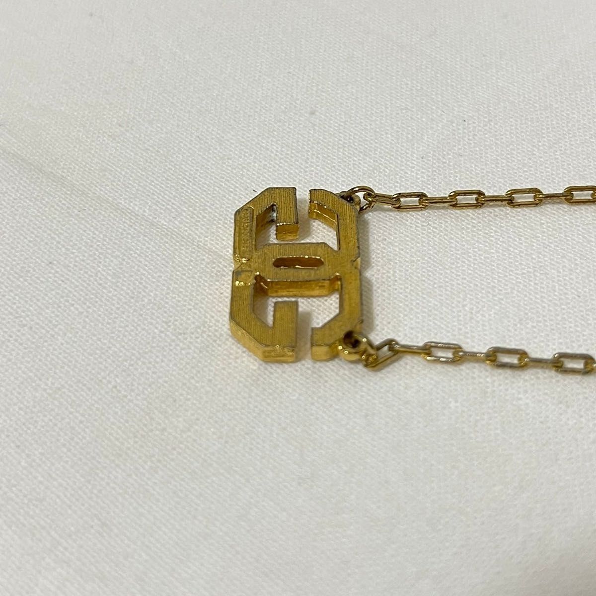 GIVENCHY ヴィンテージ GGロゴネックレス アクセサリー GIVENCHY ヴィンテージ GGロゴネックレス アクセサリー
