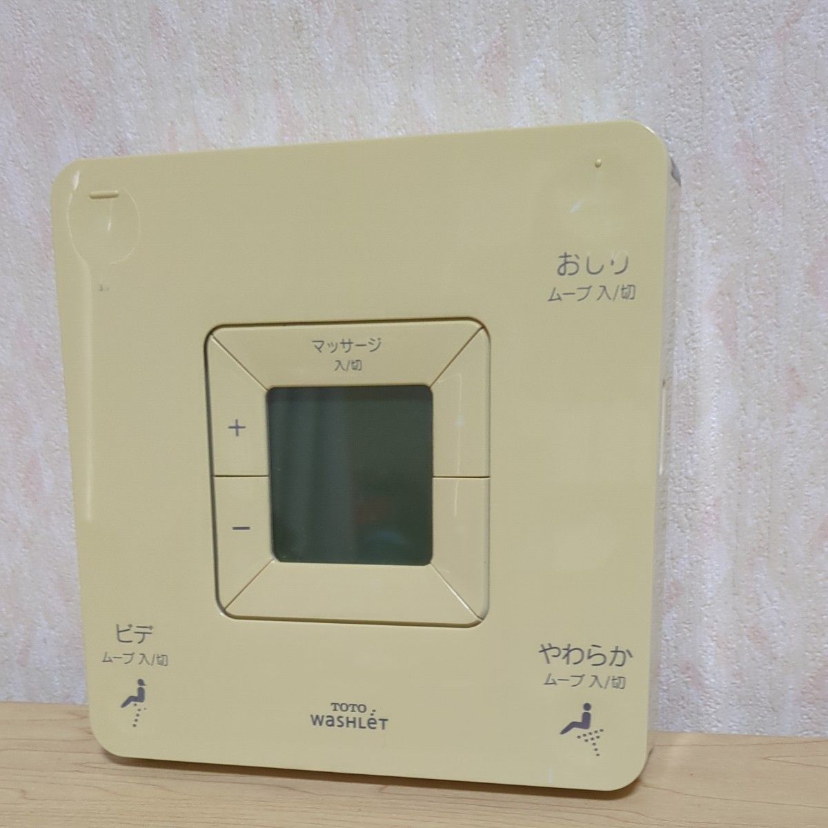 TOTO ウォシュレットリモコン 動作確認済み 7514 電池蓋外れ TOTO ウォシュレットリモコン 動作確認済み 7514 電池蓋外れ