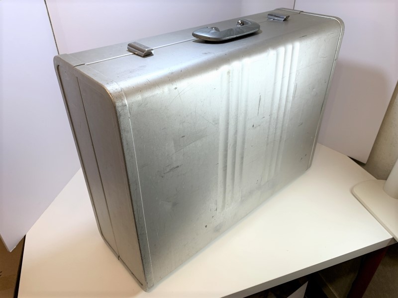  museum class illusion. length is li( silver is li)1946 HALLIBURTON Zero Halliburton Vintage aluminium suitcase 