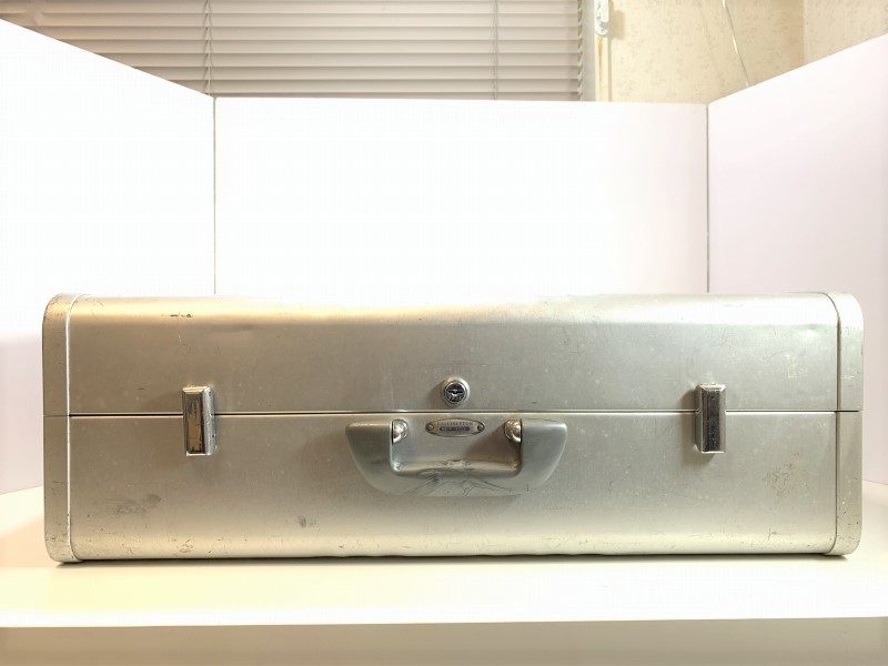  museum class illusion. length is li( silver is li)1946 HALLIBURTON Zero Halliburton Vintage aluminium suitcase 