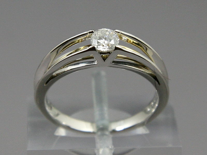 新品本物 ☆PT900/K18ダイヤモンドデザインリング 0.35/0.03ct 6.4g