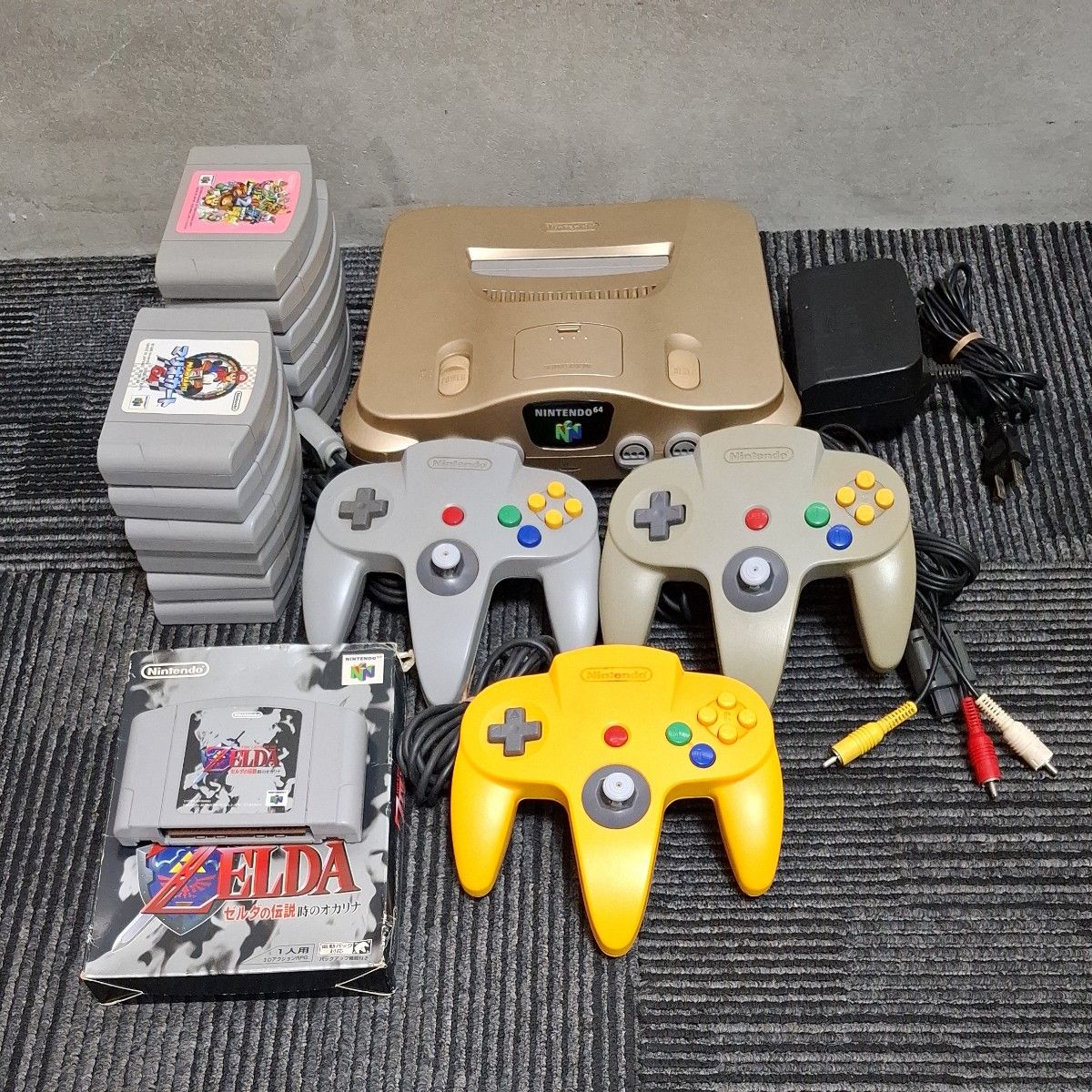 Nintendo N64 任天堂 64 本体 コントローラー3台 ソフト2本 Nintendo N64 任天堂 64 本体 コントローラー3台 ソフト2本