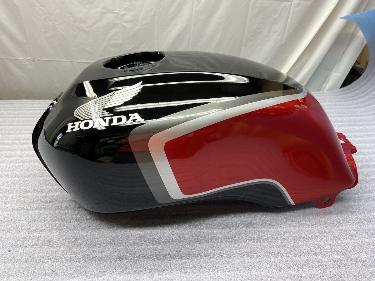 CBX400F 2型赤白外装 一式 - カウル、フェンダー、外装 CBX400F 2型赤白外装 一式 - カウル、フェンダー、外装