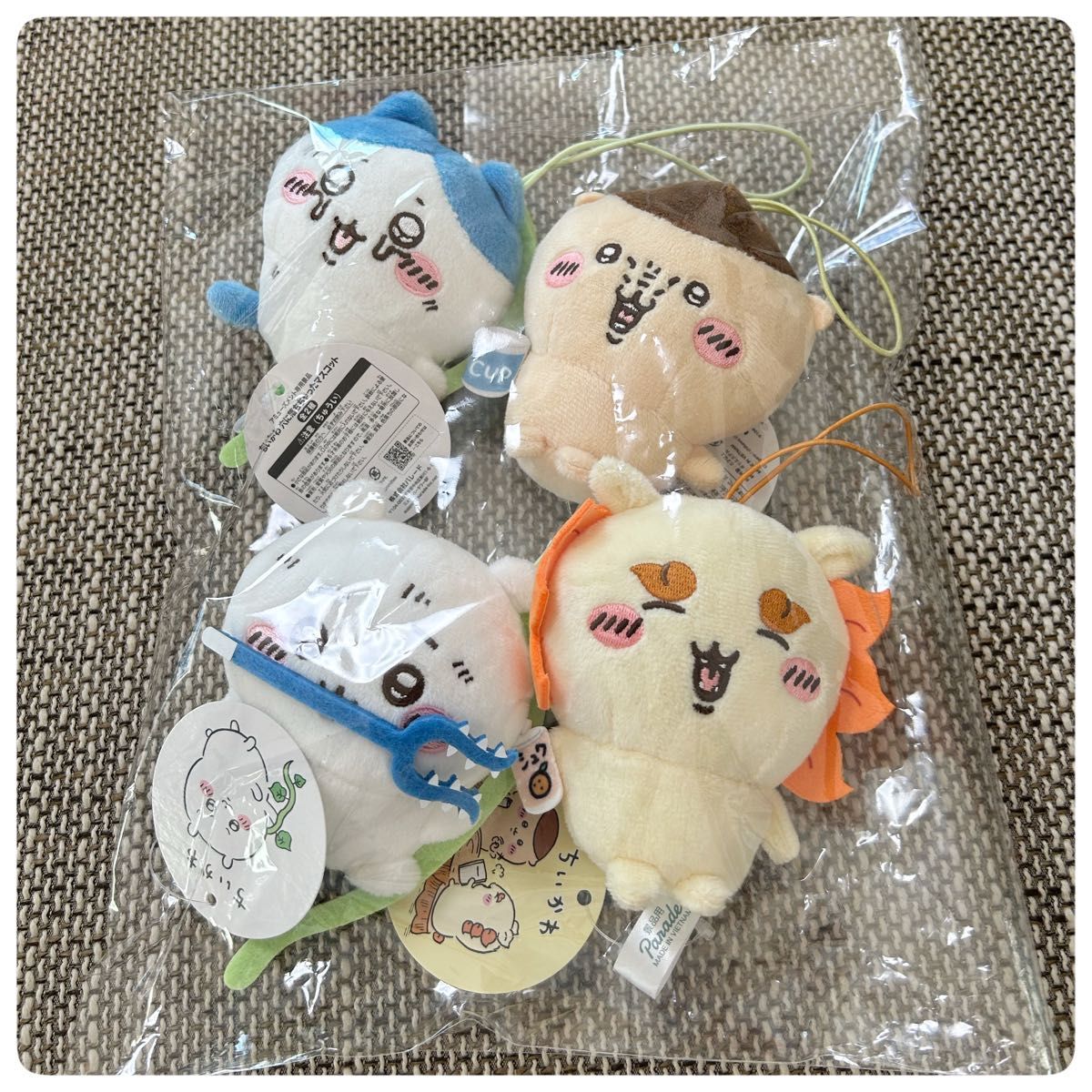 ちいかわ 穴に落ちちゃったマスコット全2種 & くりまんじゅう ちいかわ 穴に落ちちゃったマスコット全2種 & くりまんじゅう