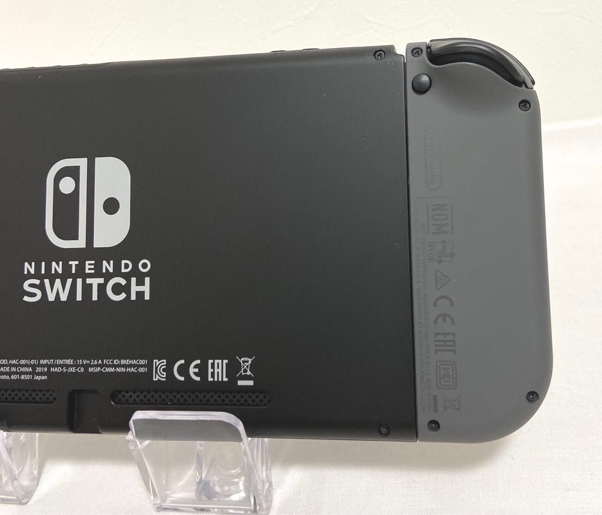 2019年製 新型 美品 Nintendo Switch 本体 付属品 グレー 初期化 2019年製 新型 美品 Nintendo Switch 本体 付属品 グレー 初期化