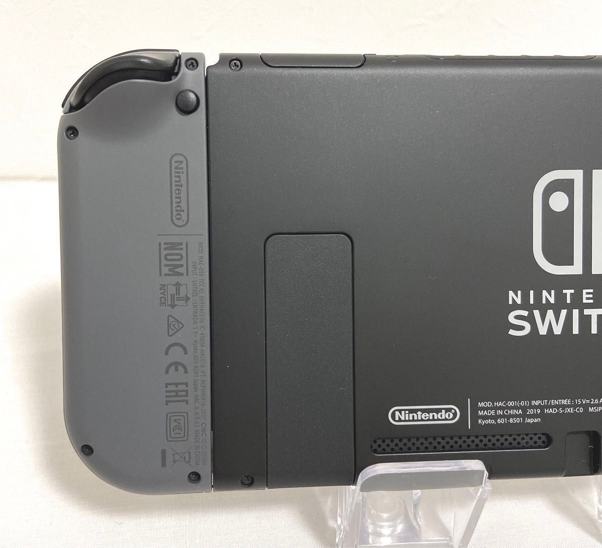 2019年製 新型 美品 Nintendo Switch 本体 付属品 グレー 初期化 2019年製 新型 美品 Nintendo Switch 本体 付属品 グレー 初期化