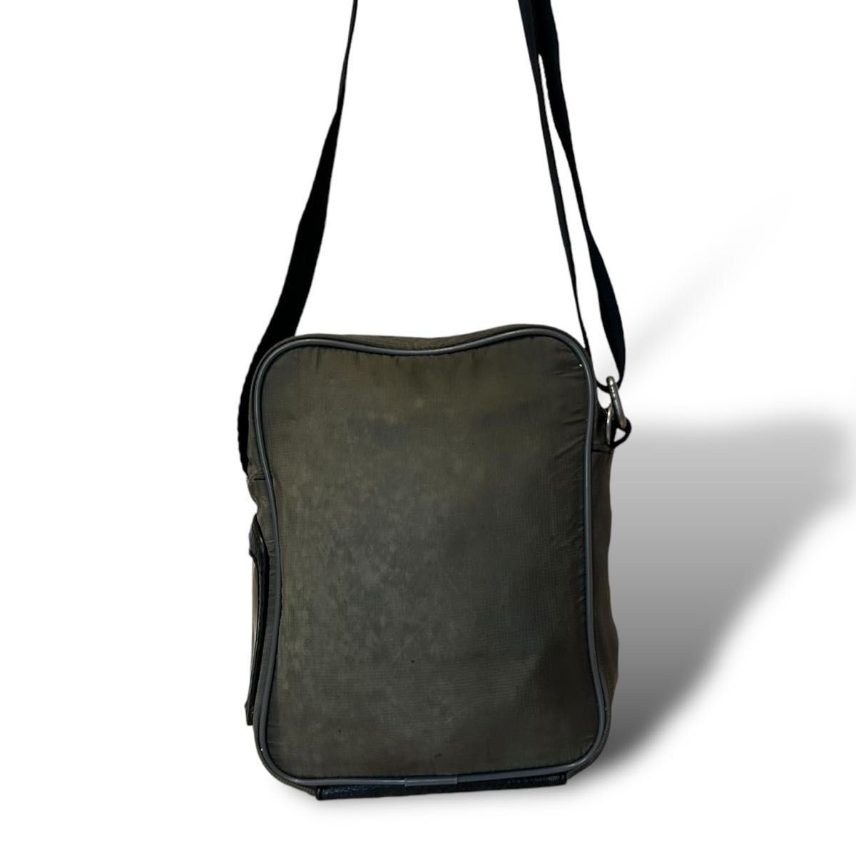 【おまけ付】 ディーゼル DIESEL ショルダーバッグ サコッシュ 斜め掛け メッセンジャーバッグ