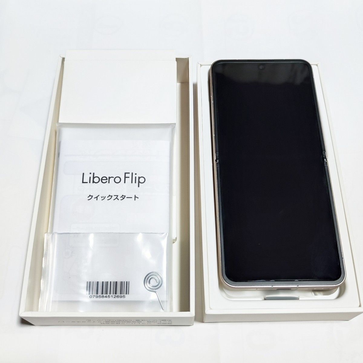 美品】 ワイモバイル Libero Flip リベロ フリップ ZTE A304ZT 美品】 ワイモバイル Libero Flip リベロ フリップ ZTE A304ZT
