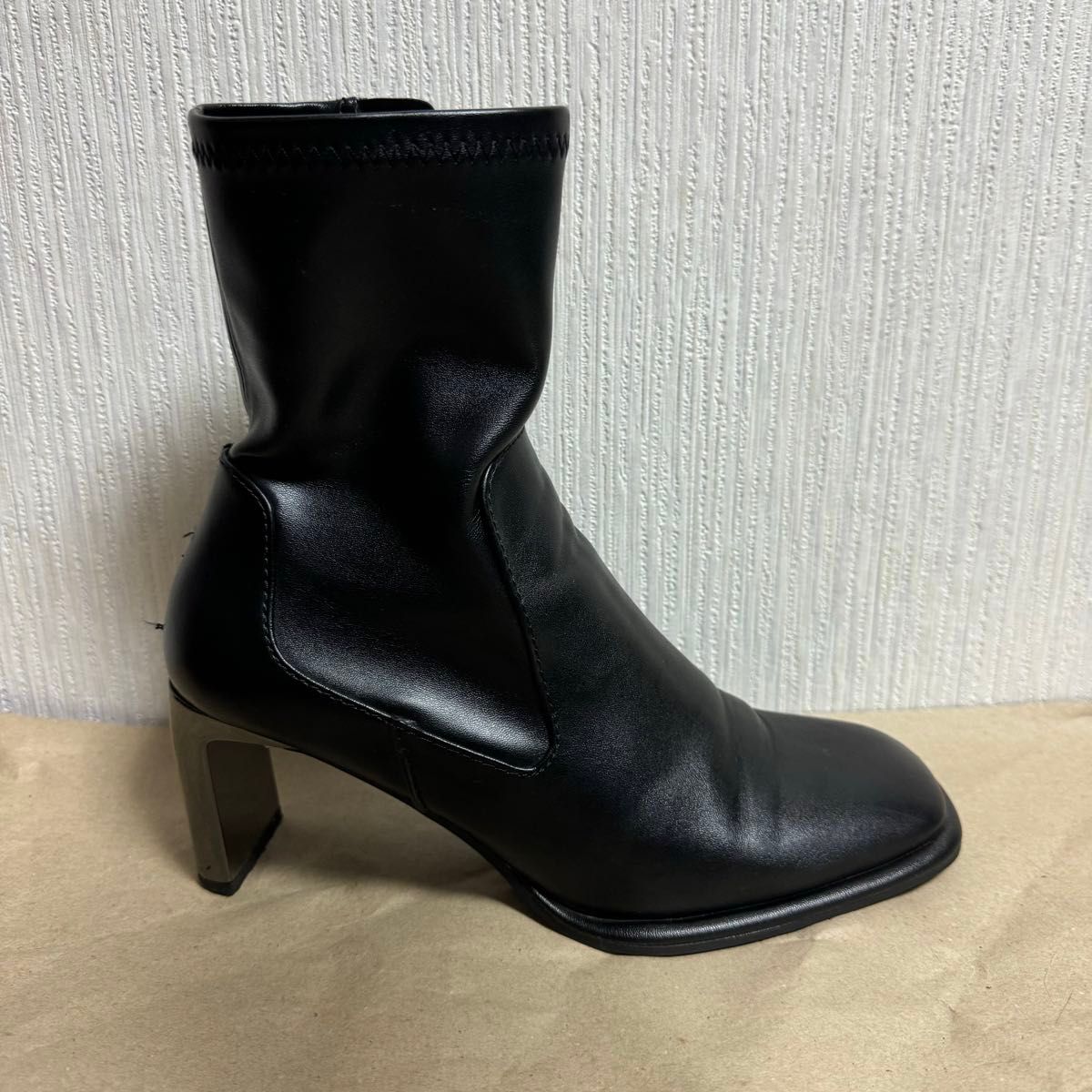 ZARA シルバー メタルヒール スクエアトゥ ショートブーツ ZARA シルバー メタルヒール スクエアトゥ ショートブーツ