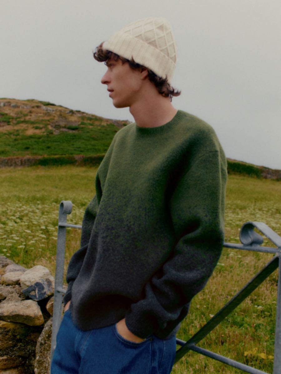 UNIQLO and JW ANDERSON スフレヤーングラデーションクルー UNIQLO and JW ANDERSON スフレヤーングラデーションクルー