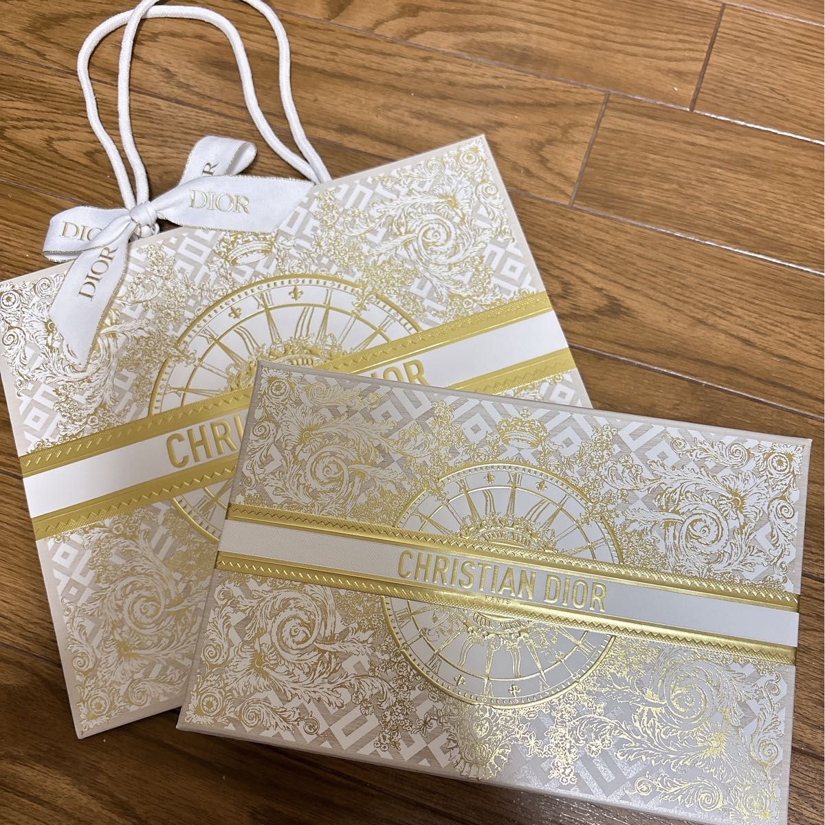 Dior ディオールクリスマスコフレ 2024ギフトボックス・紙袋新品 Dior ディオールクリスマスコフレ 2024ギフトボックス・紙袋新品