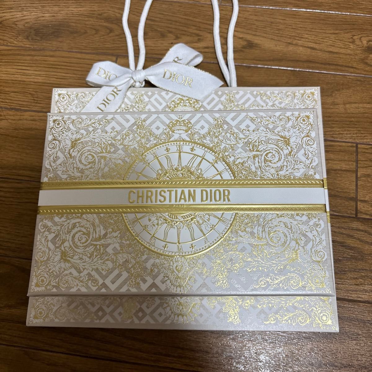 Dior ディオールクリスマスコフレ 2024ギフトボックス・紙袋新品 Dior ディオールクリスマスコフレ 2024ギフトボックス・紙袋新品