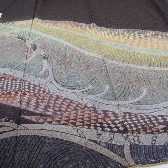 tomihisa 新品 滝泰謹製 おぼろ染 相良刺繍 金通し 落款 着物 tomihisa 新品 滝泰謹製 おぼろ染 相良刺繍 金通し 落款 着物