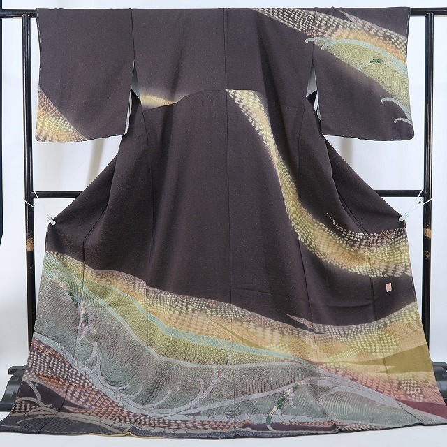 tomihisa 新品 滝泰謹製 おぼろ染 相良刺繍 金通し 落款 着物 tomihisa 新品 滝泰謹製 おぼろ染 相良刺繍 金通し 落款 着物