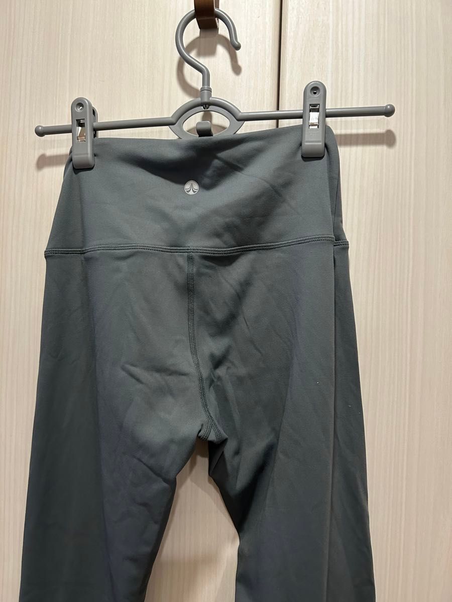 新品未使用】SUKALA ピンタックレギンス Mサイズ ヨガ 新品未使用】SUKALA ピンタックレギンス Mサイズ ヨガ
