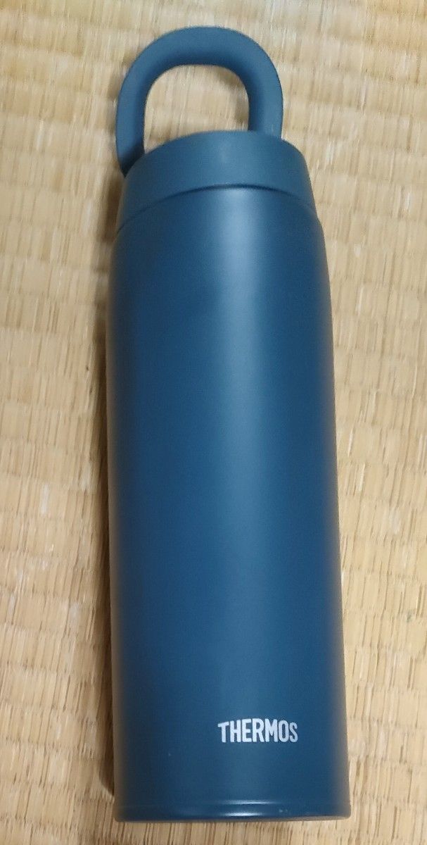 暑い&寒い季節と活躍 THERMOS ダークブルー 水筒|Yahoo!フリマ 暑い&寒い季節と活躍 THERMOS ダークブルー 水筒|Yahoo!フリマ
