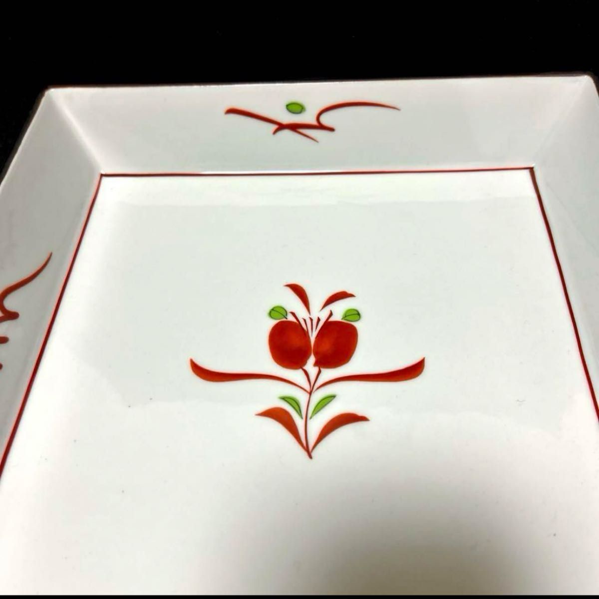 たち吉 平安 橘吉 紅花文 赤絵 盛鉢 共箱付 盛皿 菓子鉢 大皿 角 たち吉 平安 橘吉 紅花文 赤絵 盛鉢 共箱付 盛皿 菓子鉢 大皿 角