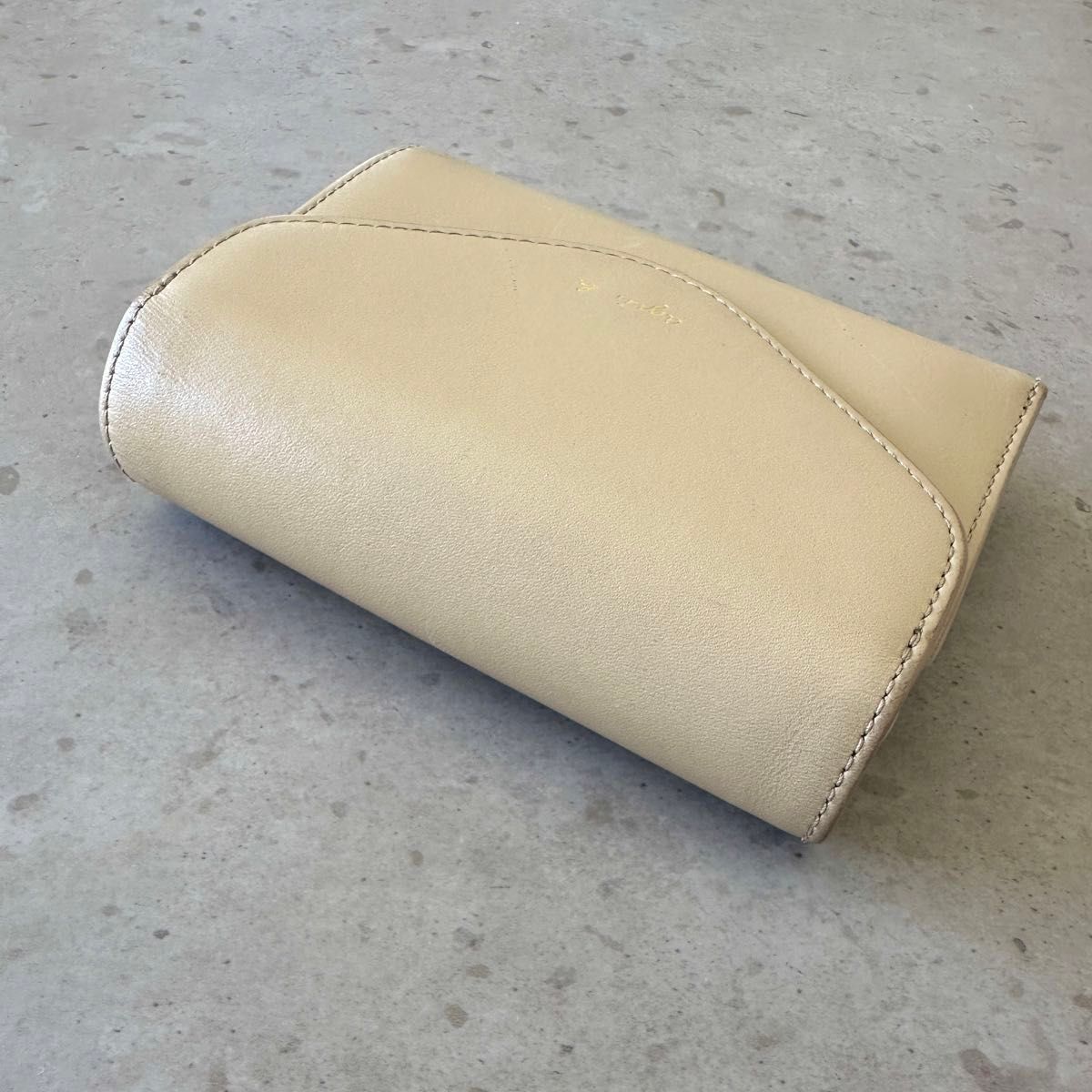 agnes b アニエスベー 三つ折り財布 レザー ベージュ ミニ財布 agnes b アニエスベー 三つ折り財布 レザー ベージュ ミニ財布