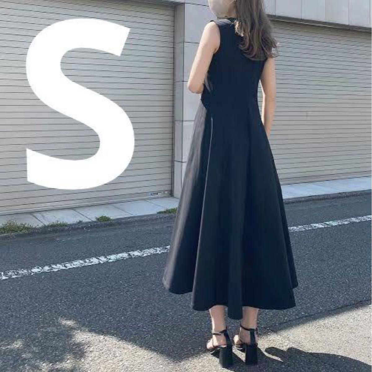 UNIQLO×Theoryウルトラストレッチフレアロングワンピース UNIQLO×Theoryウルトラストレッチフレアロングワンピース