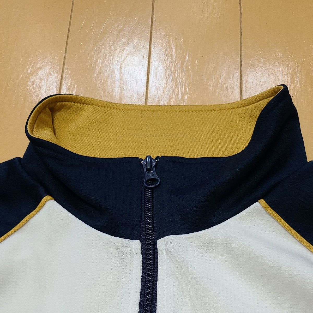 umbro アンブロ ジャージ ジャケット Lサイズ ホワイト×ネイビー umbro アンブロ ジャージ ジャケット Lサイズ ホワイト×ネイビー
