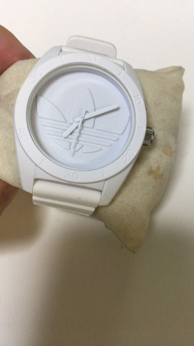 adidas 腕時計 稼働中