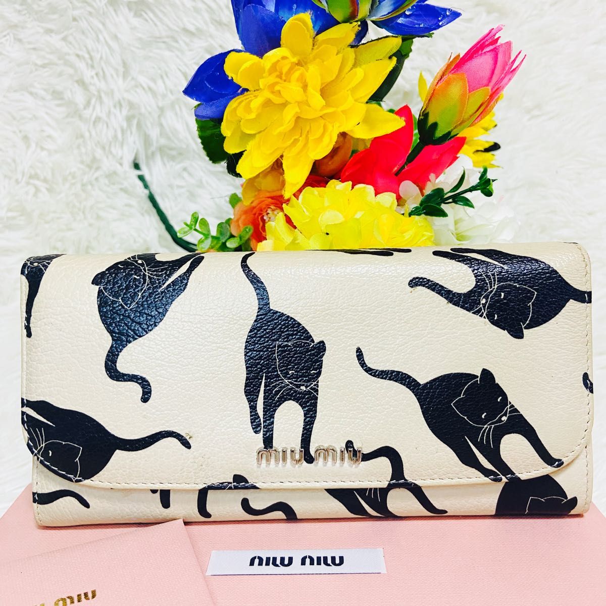 山羊革 ミュウミュウ miumiu 財布 ネコ柄 付属品完備 山羊革 ミュウミュウ miumiu 財布 ネコ柄 付属品完備