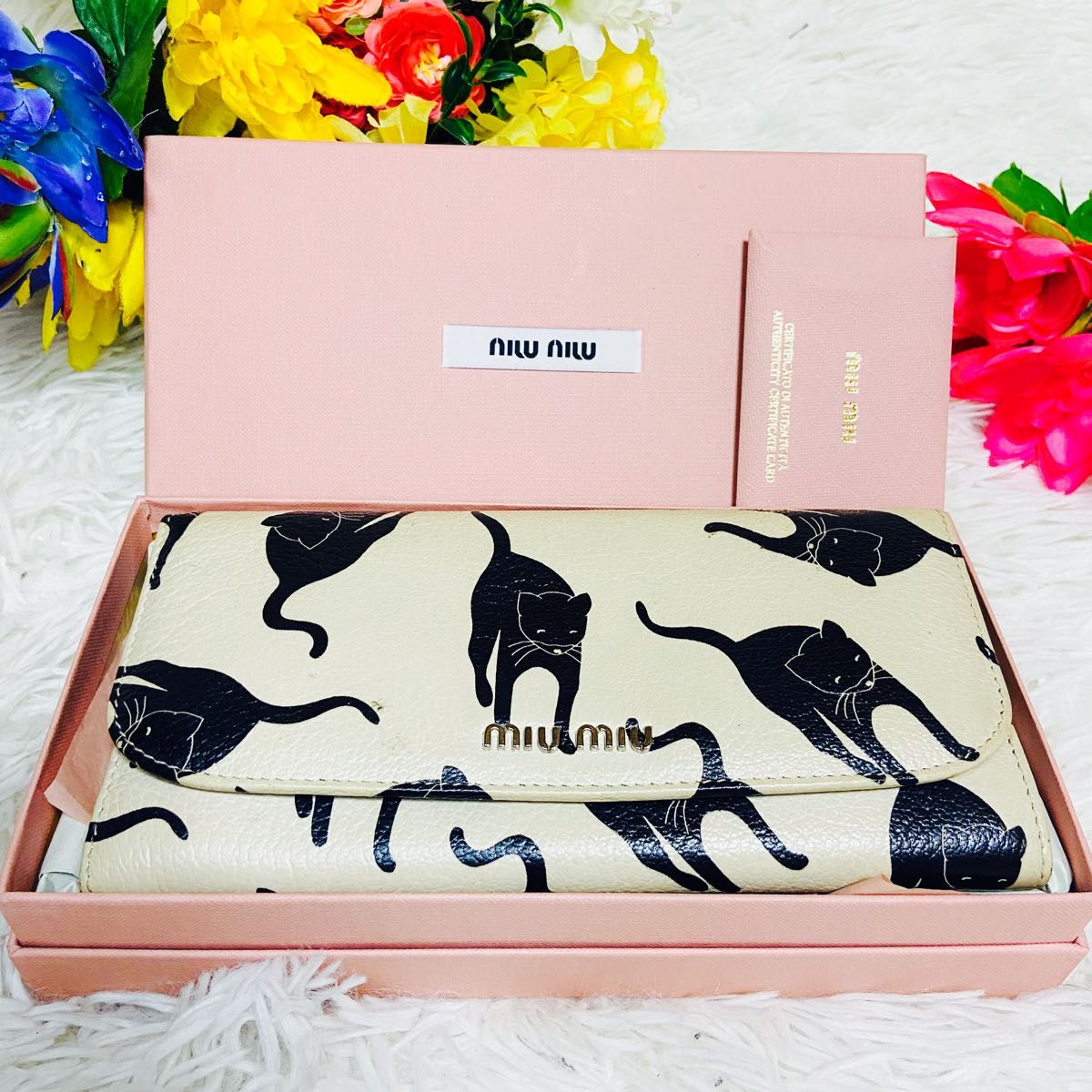 山羊革 ミュウミュウ miumiu 財布 ネコ柄 付属品完備 山羊革 ミュウミュウ miumiu 財布 ネコ柄 付属品完備