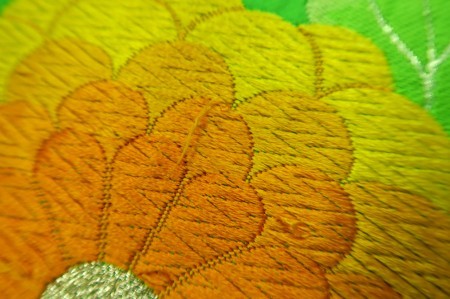 値下げ　袋帯　黄緑地に朱や黄色の大輪の菊 　グリーン　正絹　リサイクル　セミアンティーク　中古　振袖　着物_画像6