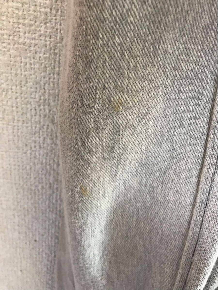 袖に薄汚れがございます