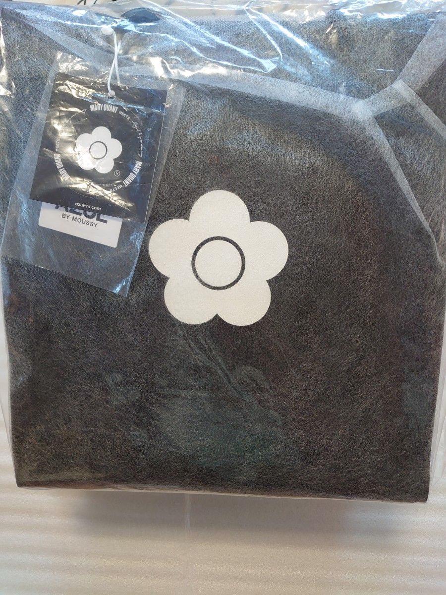 完売品 MARY QUANT×AZUL BY MOUSSY 合成皮革 ショッパーバッグ 完売品 MARY QUANT×AZUL BY MOUSSY 合成皮革 ショッパーバッグ