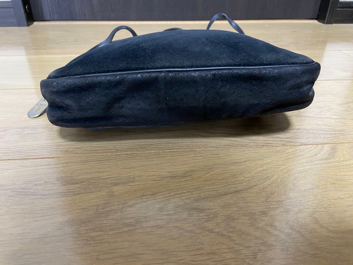GUCCI ショルダーバッグ ブラック レザー スエード 黒 ロゴ GUCCI ショルダーバッグ ブラック レザー スエード 黒 ロゴ