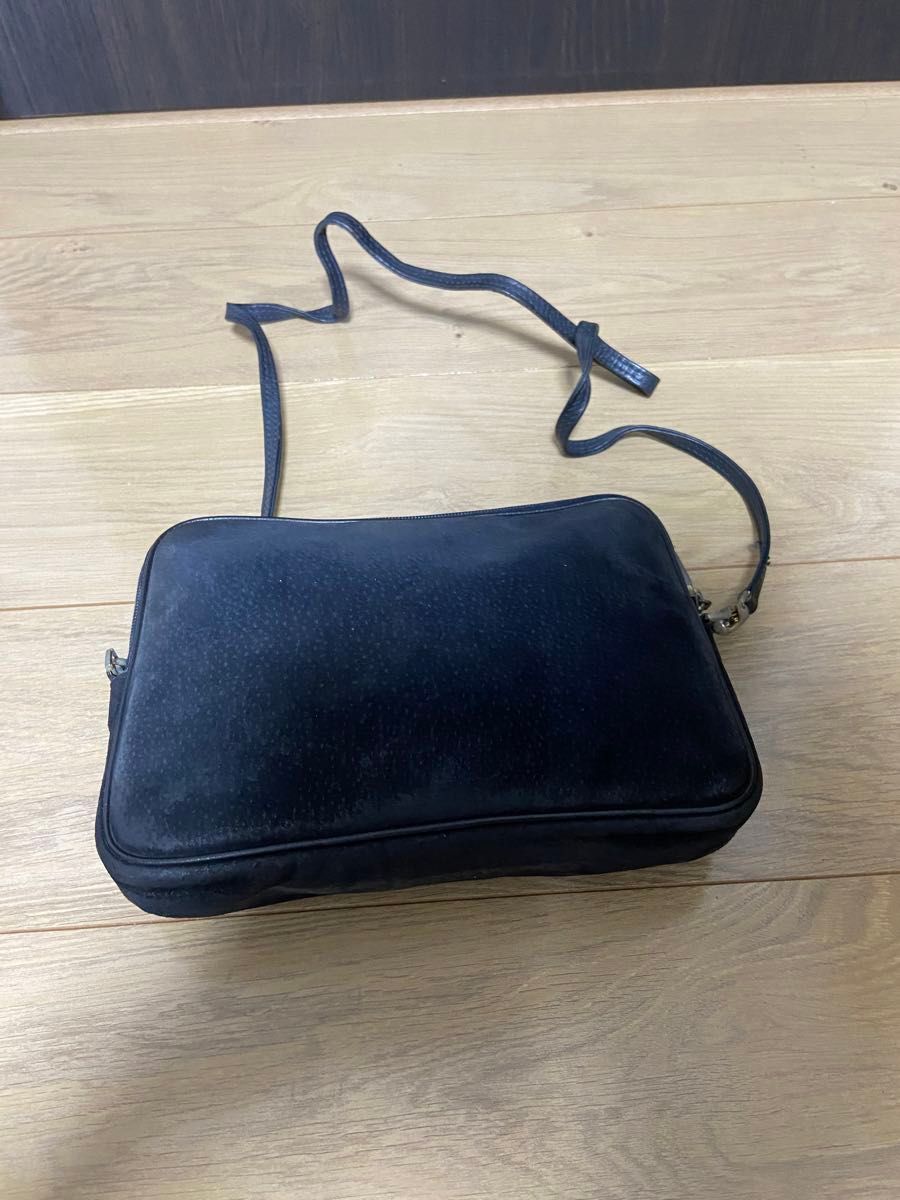 GUCCI ショルダーバッグ ブラック レザー スエード 黒 ロゴ GUCCI ショルダーバッグ ブラック レザー スエード 黒 ロゴ