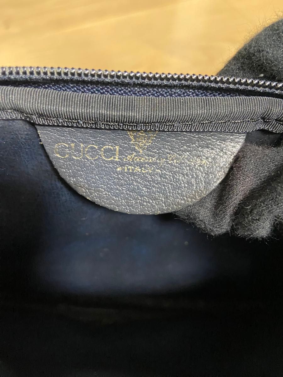 GUCCI ショルダーバッグ ブラック レザー スエード 黒 ロゴ GUCCI ショルダーバッグ ブラック レザー スエード 黒 ロゴ