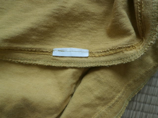 タケオキクチ　からし色　Tシャツ　サイズ２_タグが切り取られています。