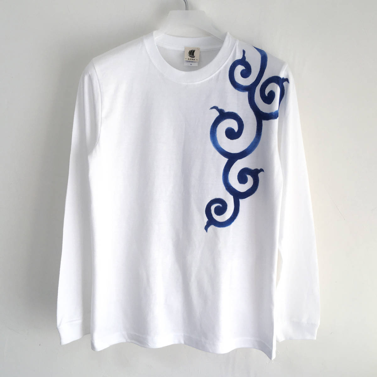 手描き唐草柄袖リブロングTシャツ XS ホワイト 長袖 秋冬 白　和柄　和風_画像1