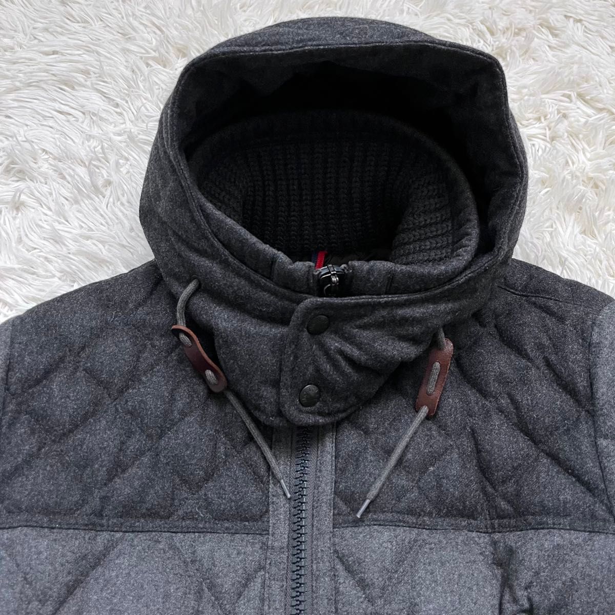 美品】 MONCLER labastide ダウンジャケット グレー サイズ2 美品】 MONCLER labastide ダウンジャケット グレー サイズ2