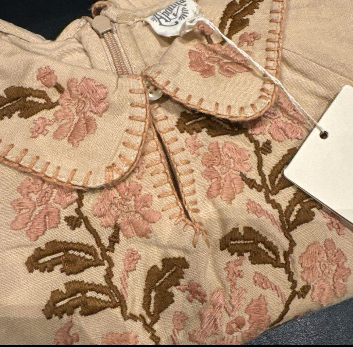 新品未使用 apolina アポリナ 7-9y 2024aw ブラウス カットソー 新品未使用 apolina アポリナ 7-9y 2024aw ブラウス カットソー