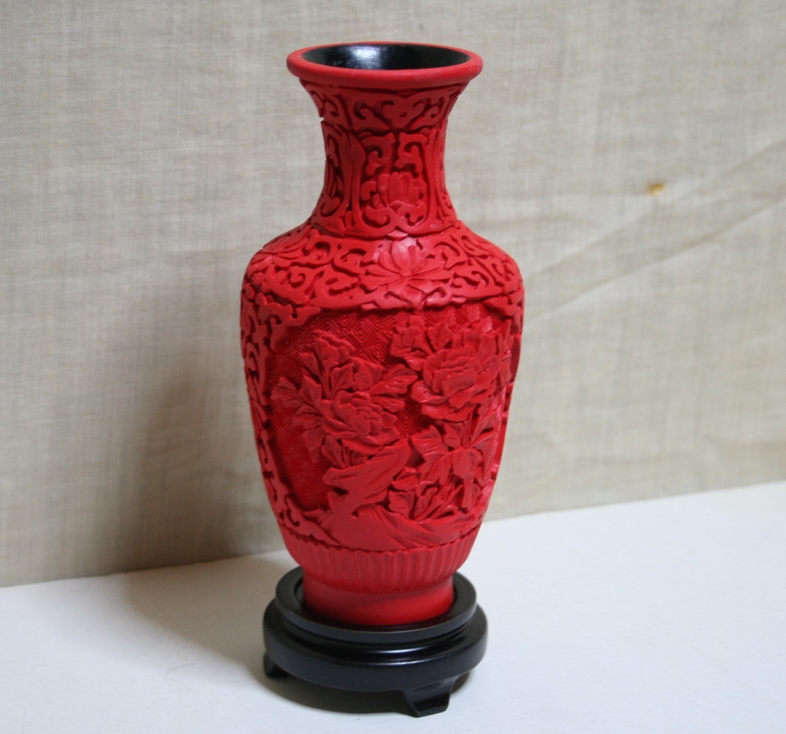花瓶　唐土漆彫瓶　花開富貴（樹脂模造品）　　　F145