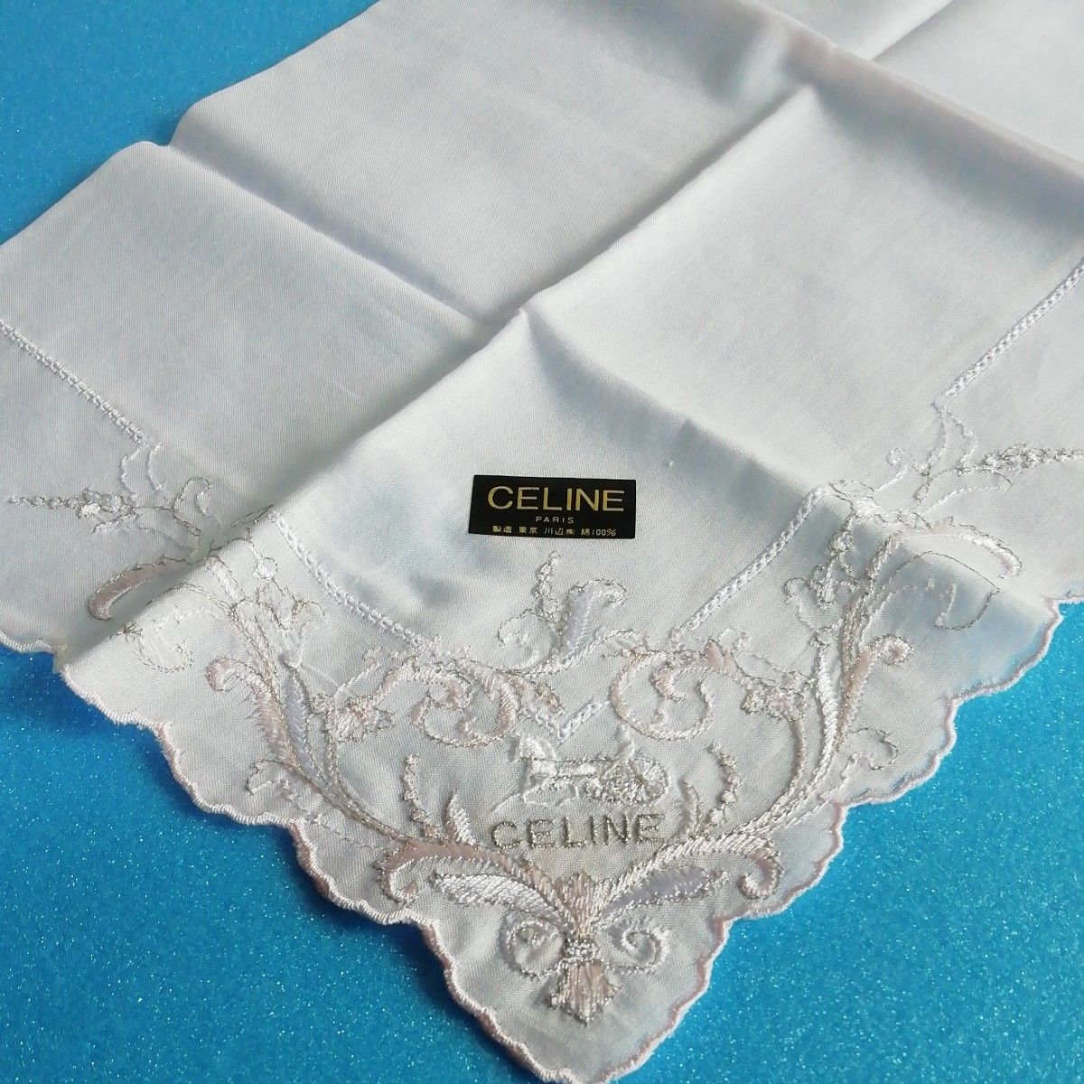 新品未使用/シール付】ハンカチ CELINE セリーヌ 薄いピンク 縁 新品未使用/シール付】ハンカチ CELINE セリーヌ 薄いピンク 縁