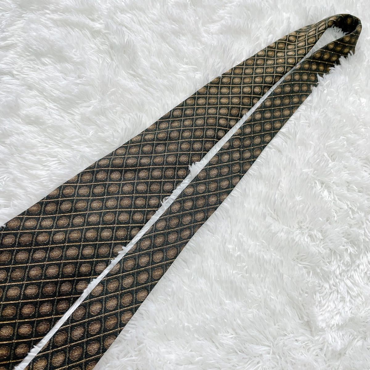 極美品】Ermenegildo Zegna ドット柄 & 幾何学 ハイブランド 極美品】Ermenegildo Zegna ドット柄 & 幾何学 ハイブランド