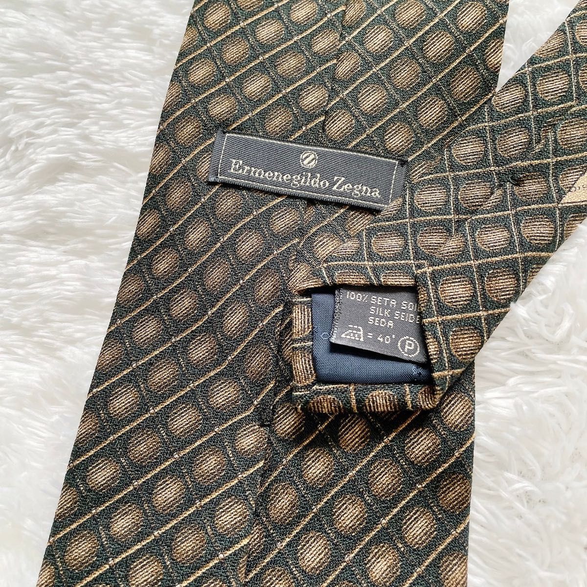 極美品】Ermenegildo Zegna ドット柄 & 幾何学 ハイブランド 極美品】Ermenegildo Zegna ドット柄 & 幾何学 ハイブランド