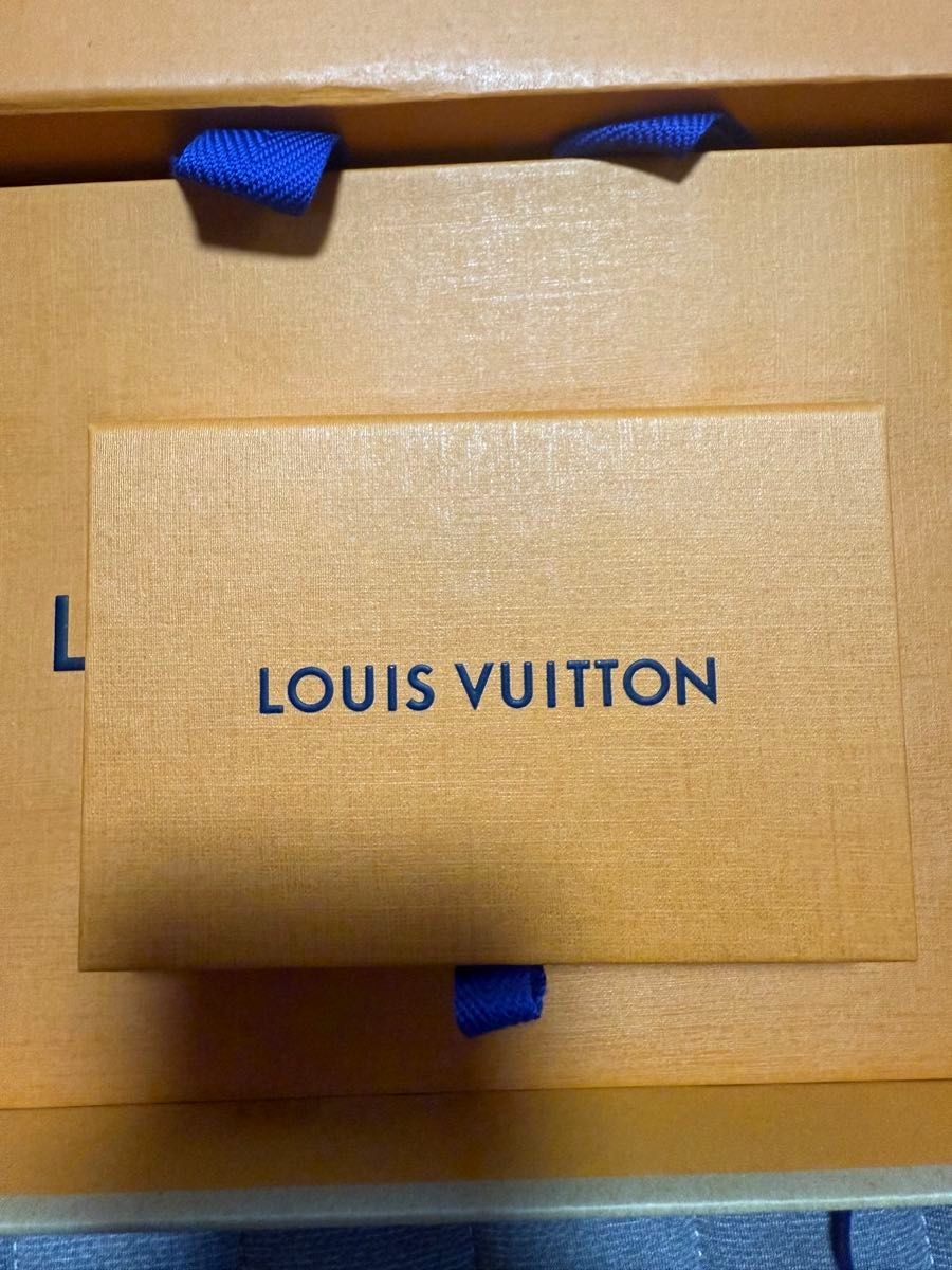 国内在庫なし LOUIS VUITTON新作MagSafe『ポルト カルト 国内在庫なし LOUIS VUITTON新作MagSafe『ポルト カルト