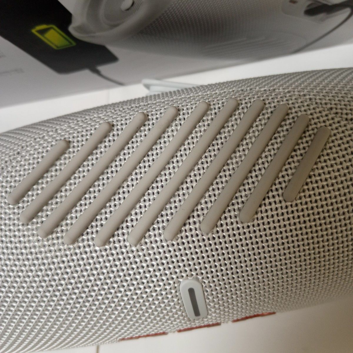 JBL CHARGE5 ホワイト Bluetoothスピーカー|Yahoo!フリマ(旧 JBL CHARGE5 ホワイト Bluetoothスピーカー|Yahoo!フリマ(旧