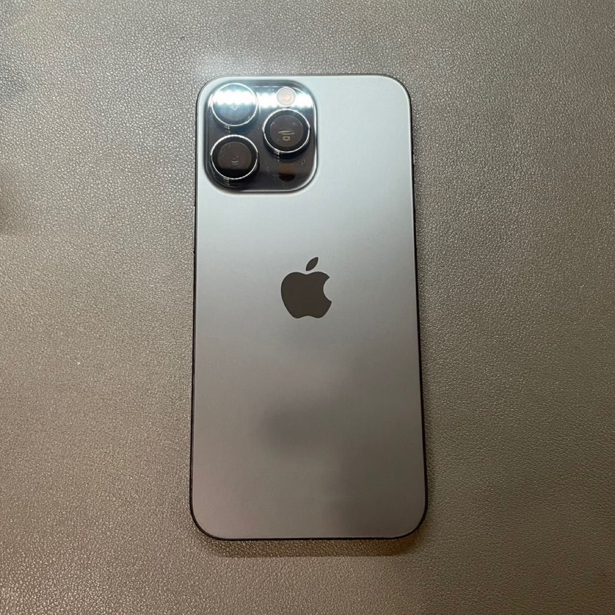 美品》iPhone 15 Pro max 256GB ブラックチタニウム バッテリー 美品》iPhone 15 Pro max 256GB ブラックチタニウム バッテリー