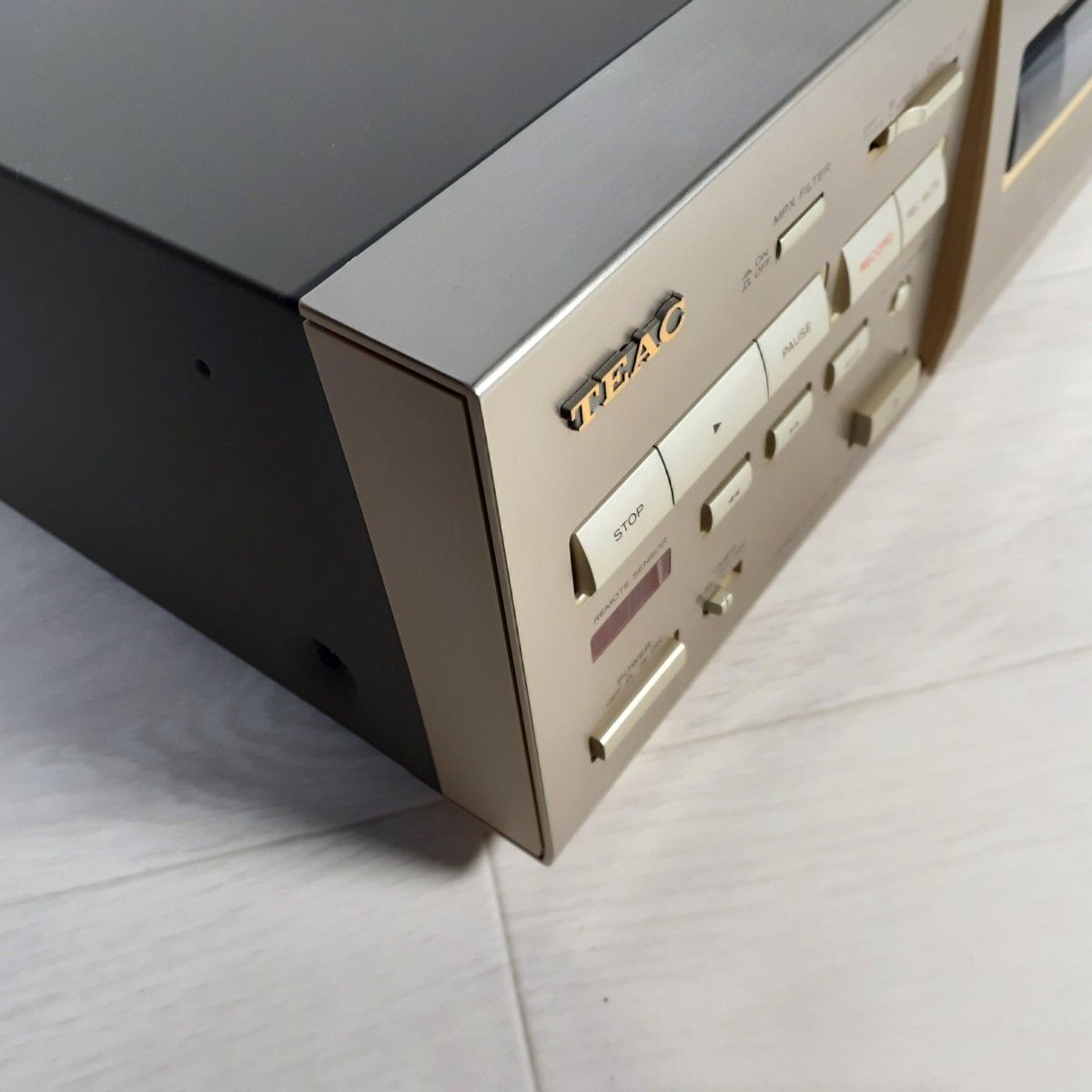 良品】TEAC 3ヘッドシングル カセットデッキ V-1050 リモコン 良品】TEAC 3ヘッドシングル カセットデッキ V-1050 リモコン