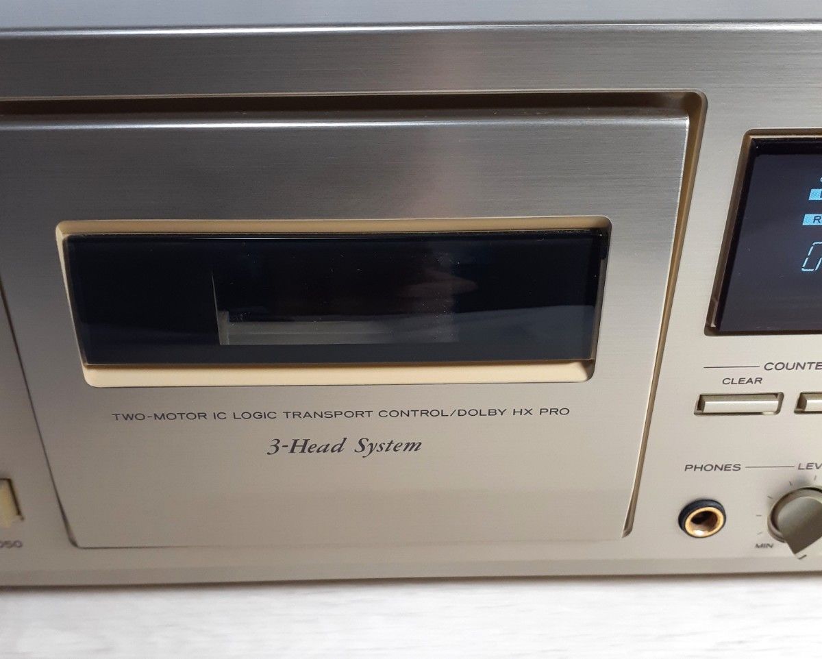 良品】TEAC 3ヘッドシングル カセットデッキ V-1050 リモコン 良品】TEAC 3ヘッドシングル カセットデッキ V-1050 リモコン
