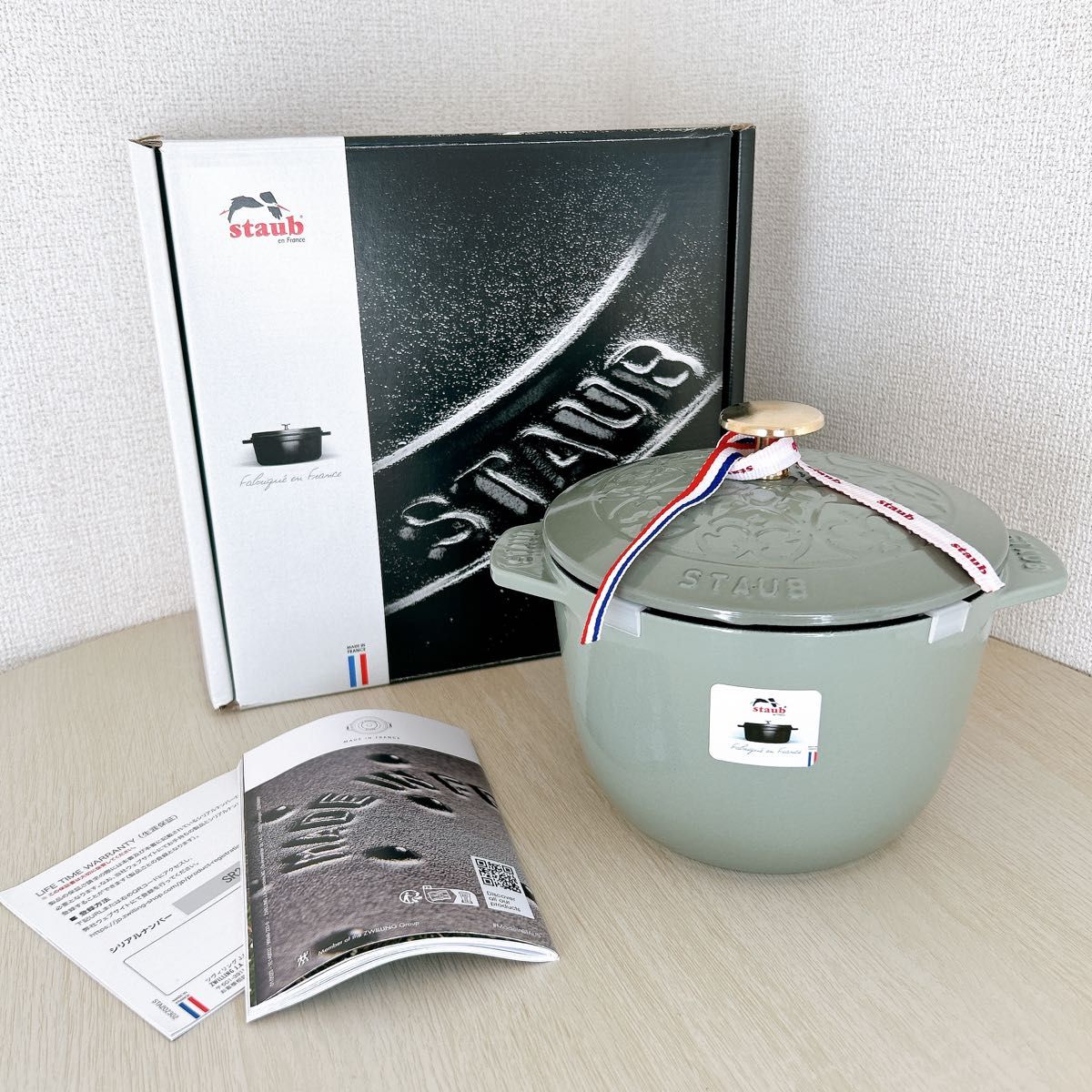staub ストウブ ラ・ココット de GOHAN リリー Mサイズ ユーカリ staub ストウブ ラ・ココット de GOHAN リリー Mサイズ ユーカリ